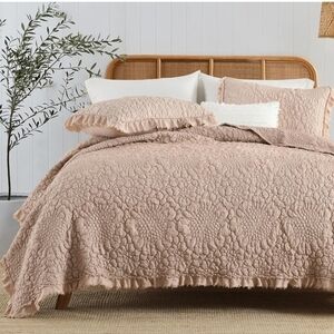 HORIMOTE HOME Pinkish Grey Ruffled Quilt King Size, Stone-Washed Lightweight Cri